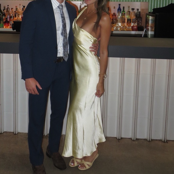 CALIX MIDI DRESS - ONE SHOULDER SLIP DRESS IN BUTTER - Picture 3 of 7